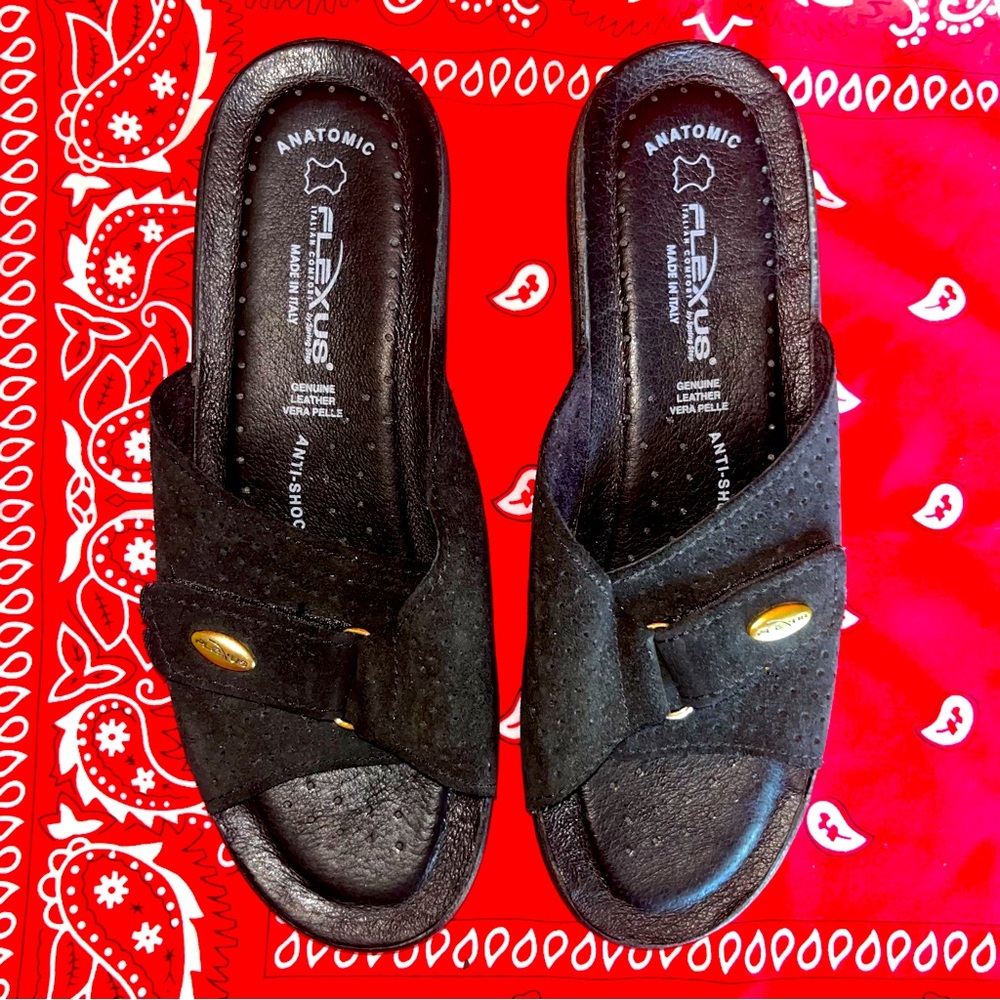 Flexus Anatomic by Spring Step leather sandals